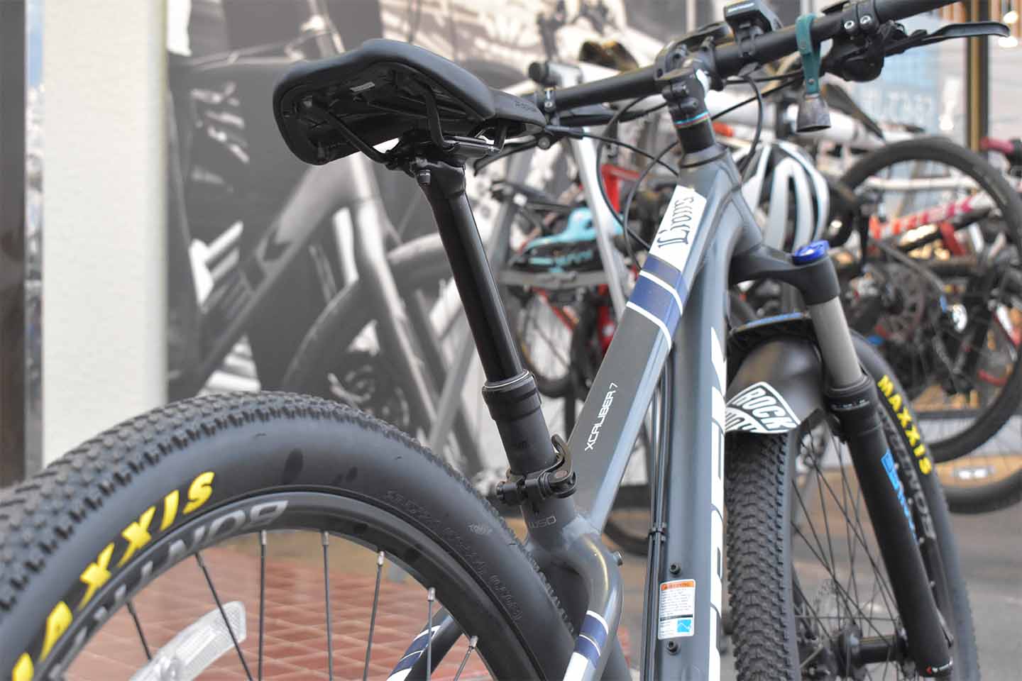季節、空調家電 札幌【コンパクト除湿器 約1.5L ベルソス VS-512】2013 