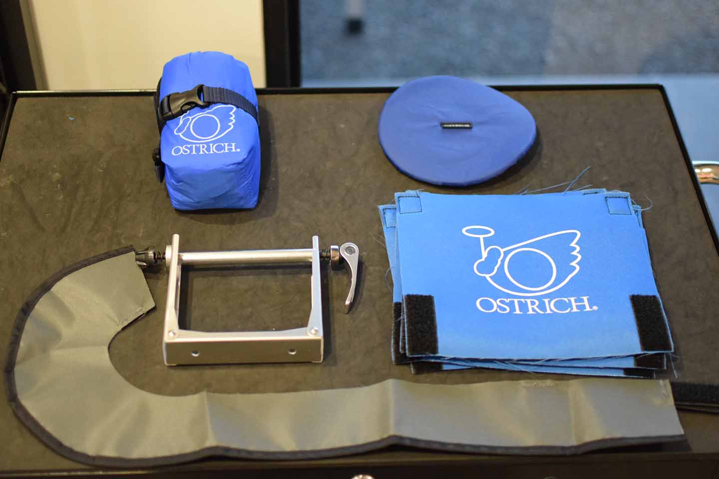 輪行に必要な基本のアイテム（輪行袋、エンド金具、カバー類など）