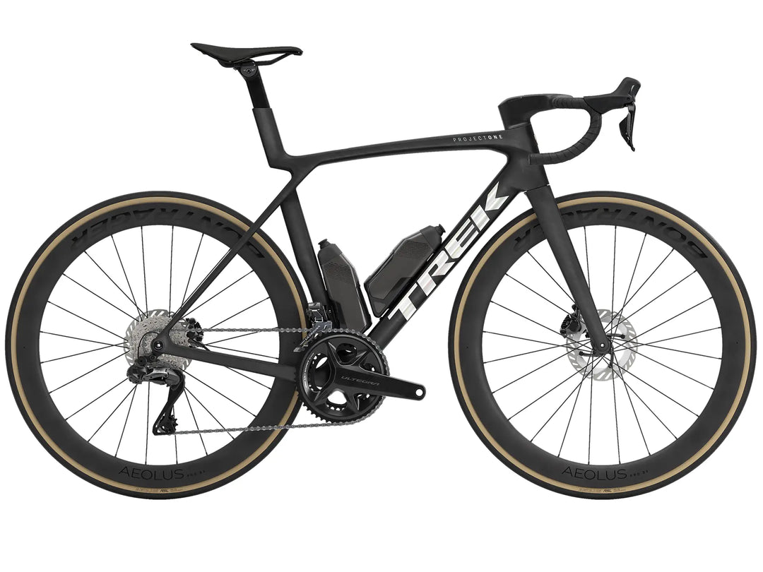 ブランド名：TREK、モデル名：Madone SLR 7 Gen 8、カラー名：Matte Deep Smoke、年式：2026