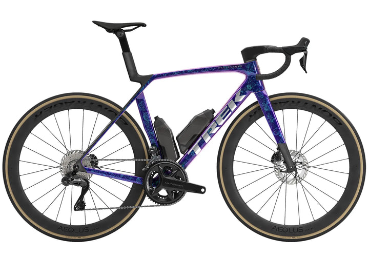 ブランド名：TREK、モデル名：Madone SLR 7 Gen 8、カラー名：Purple Phaze/Amethyst Marble、年式：2026