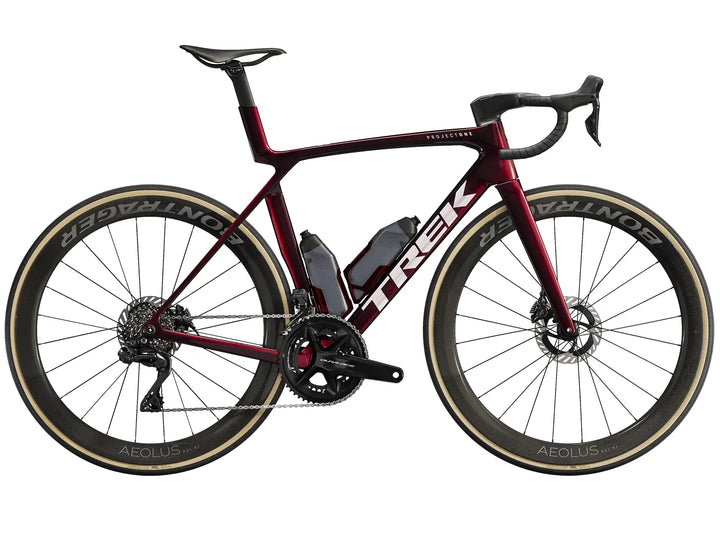 ブランド名：TREK、モデル名：Madone SLR 9 Gen 8、カラー名：Carbon Red Smoke、年式：2026年モデル