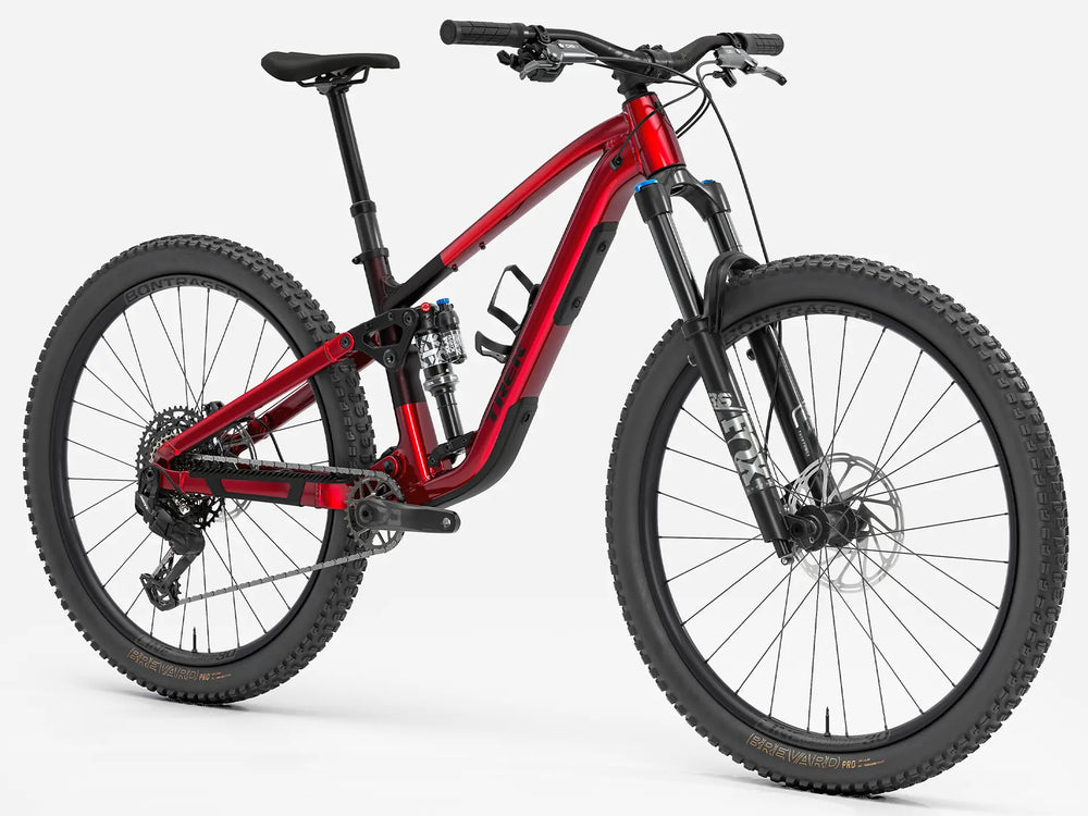 ブランド名：TREK、モデル名：fuel ex 8 gen 7、年式：2026年、カラー：Gloss Fury Red Matte Dark Carmine