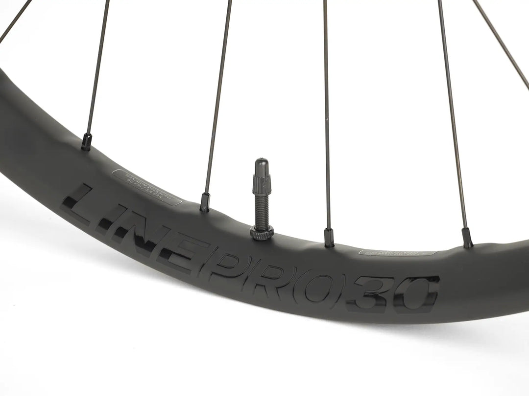 Bontrager Line Pro 30 TLR Boost 27.5 MTB Wheel – バイクプラス Bontrager Line Pro 30 TLR Boost 27.5 MTB Wheel – バイクプラス