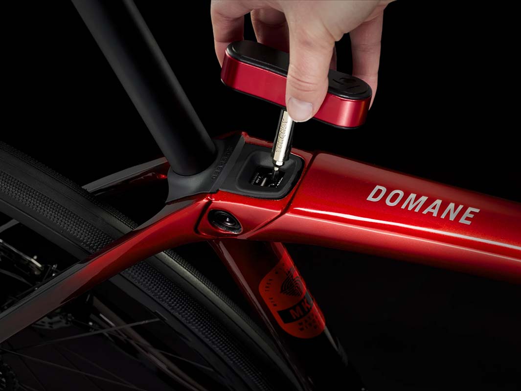 Trek Domane SLR7 Gen4（ドマーネSLR7 Gen4）2025年モデル – バイクプラス