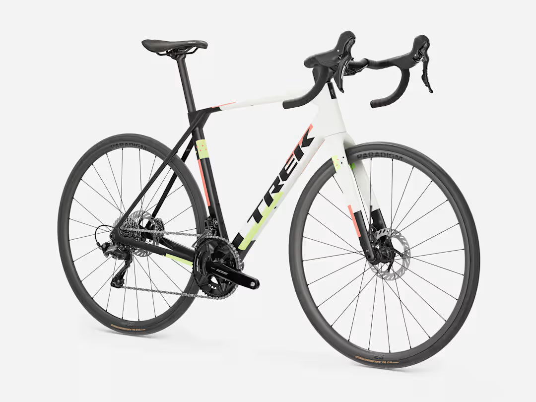 Trek Domane SL 5 Gen 5 2027年モデル, カラー / Matte Era White/Deep Smoke