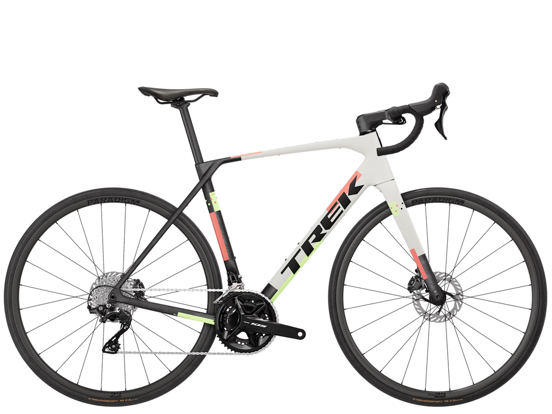 Trek Domane SL 5 Gen 5 2027年モデル, カラー / Matte Era White/Deep Smoke
