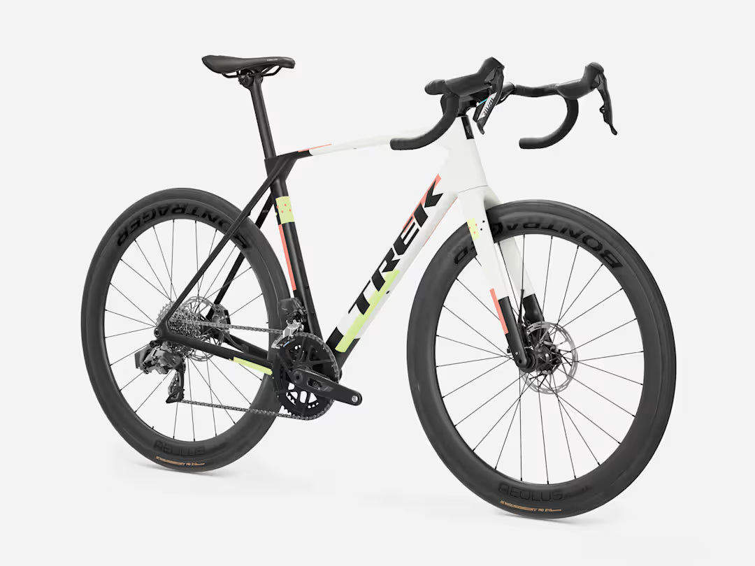 Domane SL 6 AXS Gen 5
2027年モデル
カラー：Matte Era White/Deep Smoke