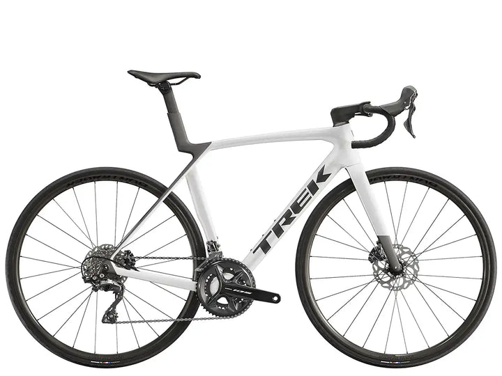 トレックマドンSL5 Gen8（Trek Madone SL5 Gen8）のホワイトカラー（Gloss Crystal White/Matte Deep Smoke）