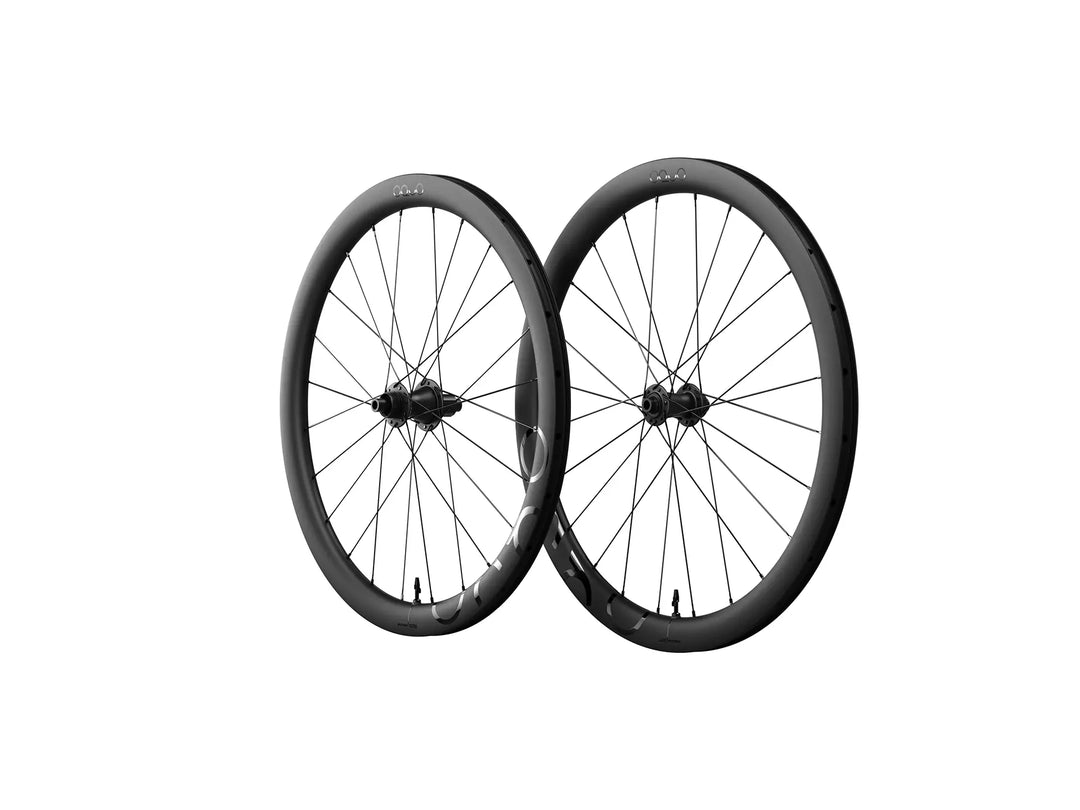 OQUO RP45 TEAM|1425g軽量・45mmカーボンロードホイール – バイクプラス OQUO RP45 TEAM|1425g軽量・45mmカーボンロードホイール – バイクプラス