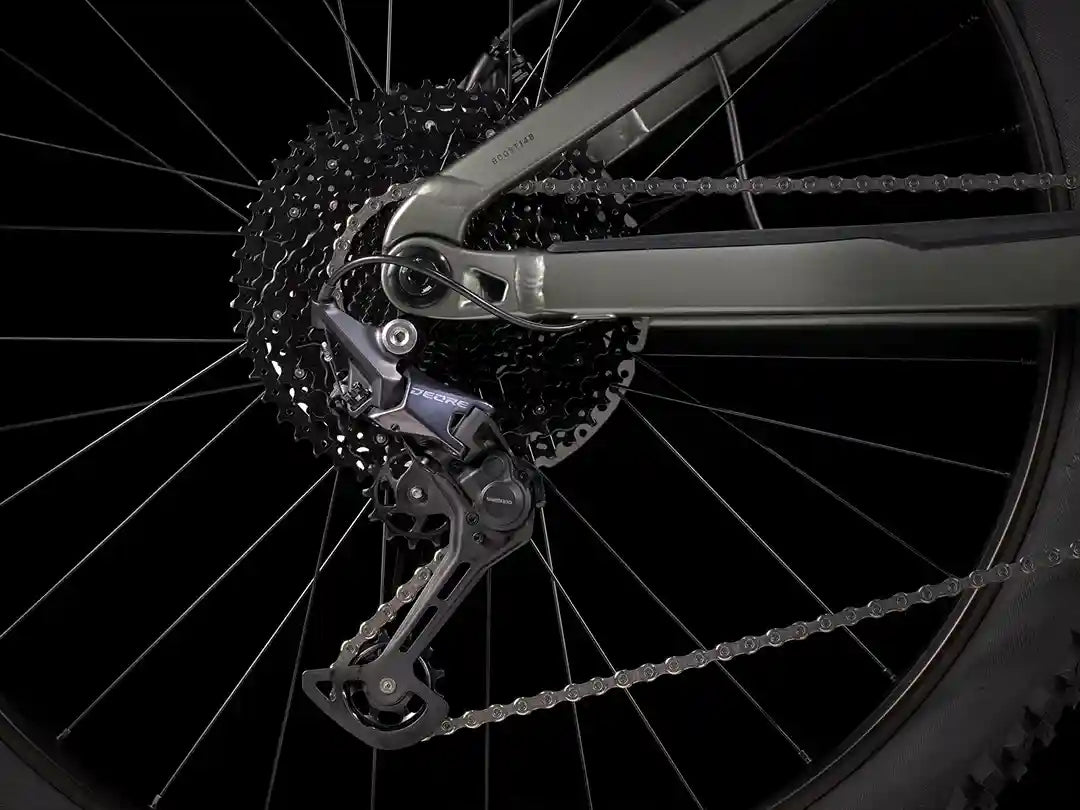 タイプ：eMTB、ブランド：トレック、モデル：Rail 5 Gen 3、カラー：Mercury、撮影箇所：リアディレイラー