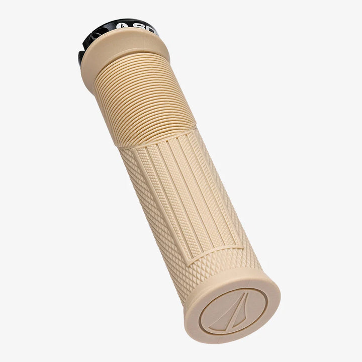 SDG OPEN CORE THRICE GRIPS（オープンコア スライス グリップ）｜振動吸収と操作性を両立