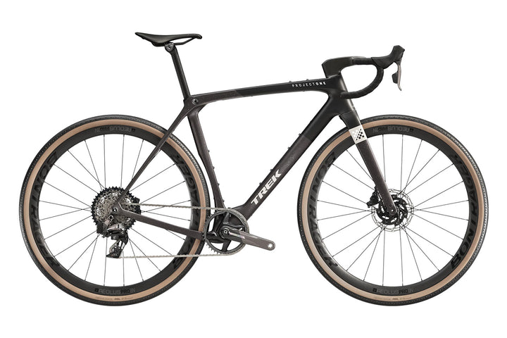 Trek Checkmate SLR7 AXSのカラーがGloss Trek Black/Matte Carbon Smoke（グロストレックブラック・マットカーボンスモーク）