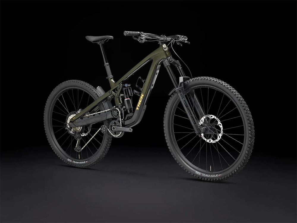 Trek Slash 9.8 XT Gen6（トレック スラッシュ9.8  XT Gen6）斜め前方からの画像