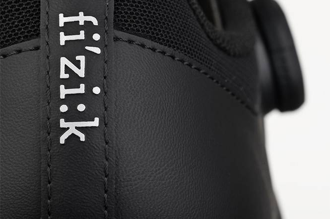 Fizik VENTO OMNA（フィジーク オムナ）ロードシューズ