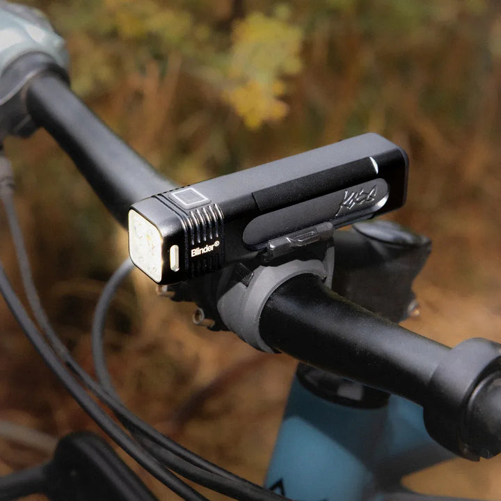 Knog Blinder 700（ノグ ブラインダー 700）取り付けイメージ