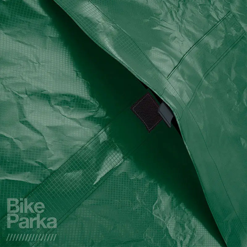 BIKE PARKA URBAN (バイクパーカ アーバン）カラー：FOREST GREEN 　カギをとおせ通せるよう切り込みが入っている