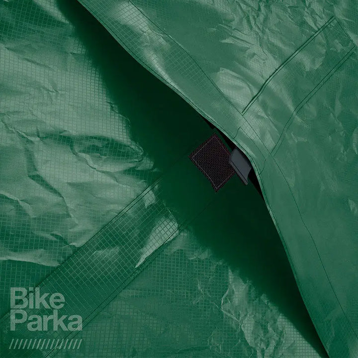 BIKE PARKA URBAN (バイクパーカ アーバン）カラー：FOREST GREEN 　カギをとおせ通せるよう切り込みが入っている