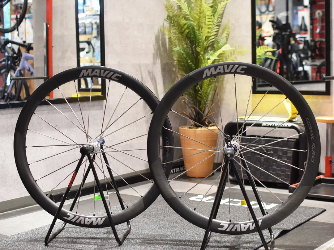 MAVIC COSMIC SLR 45 SILVER（マヴィック コスミック エスエルアール 45シルバー）バイクプラス港北店にて撮影