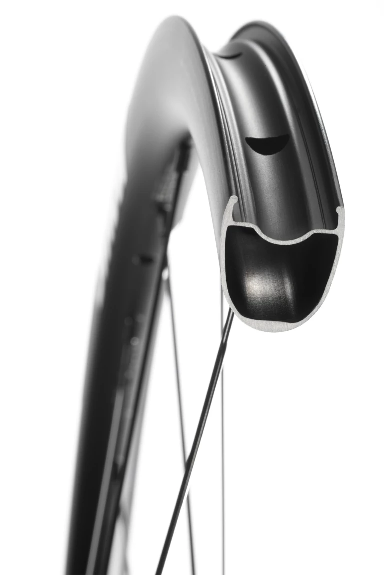 MAVIC KSYRIUM 30 DISC(キシリウム 30 ディスク)前後セット – バイク MAVIC KSYRIUM 30 DISC(キシリウム 30 ディスク)前後セット – バイク