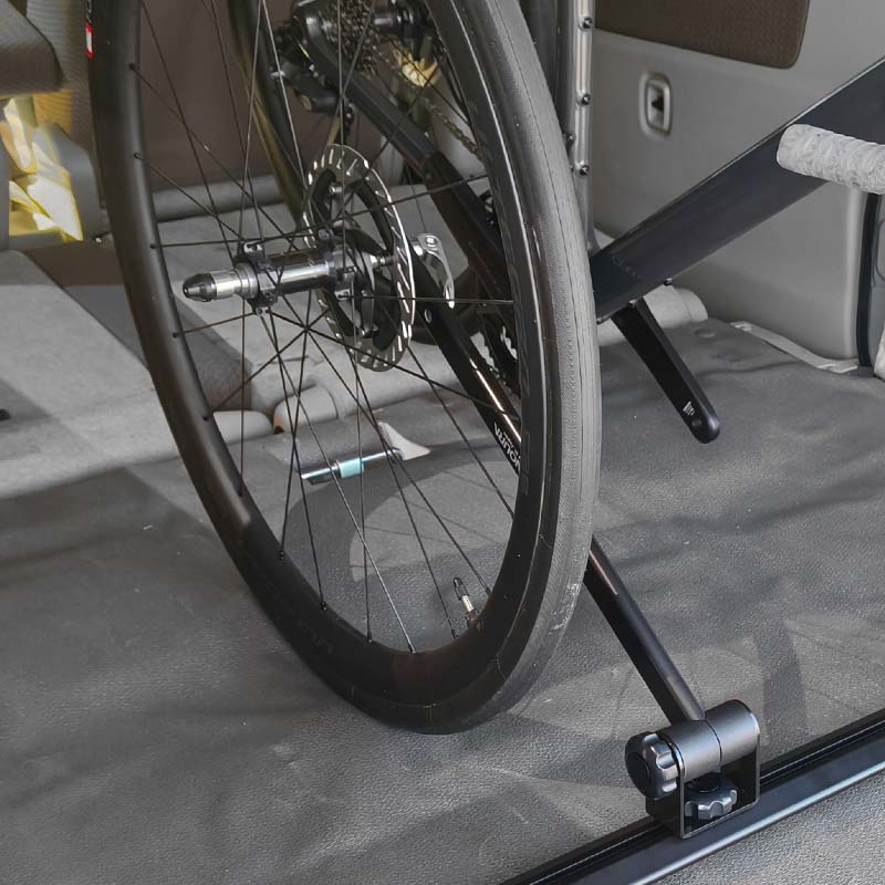 ミノウラのVERGO コンプリートキットで前輪固定