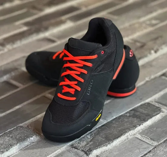 GIRO（ジロ）RUMBLE VR （ランブル VR）シューズ Black/ Growing Red