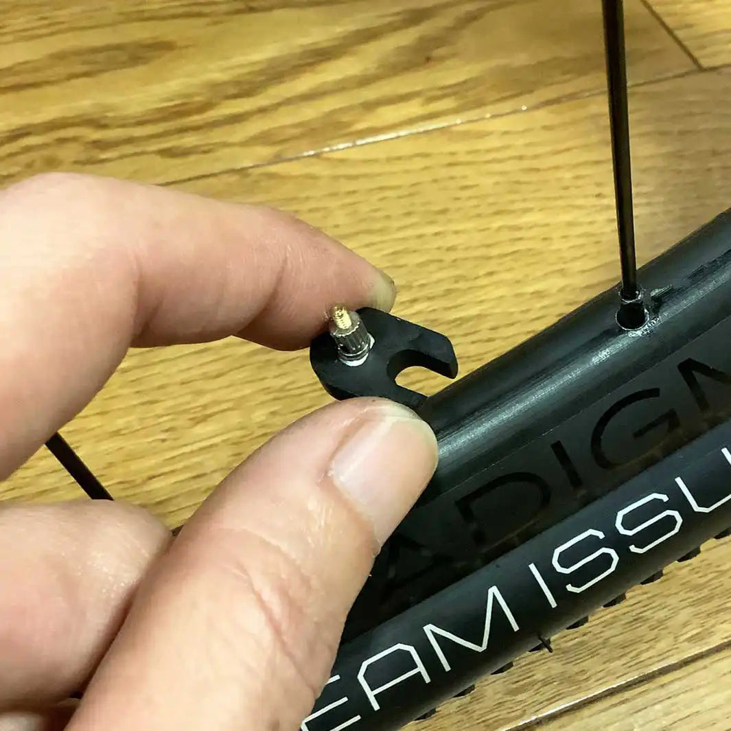 SCHWALBE(シュワルベ)仏式 バルブコアセット – バイクプラス SCHWALBE(シュワルベ)仏式 バルブコアセット – バイクプラス