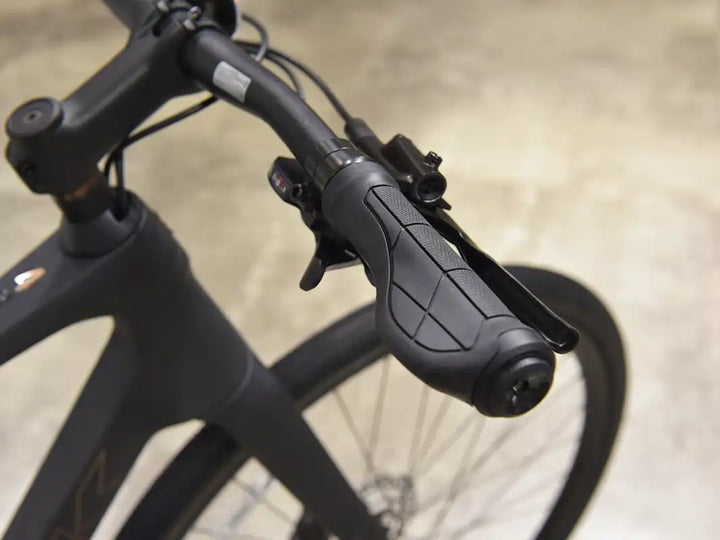 2026年モデルのFX SL 4に採用されたエルゴノミックプロMTBグリップ