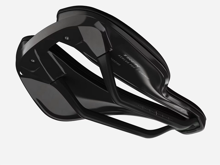 Trek Aeolus Pro AirLoom バイクサドルはカーボンコンポジットシェルとカーボンレールを採用