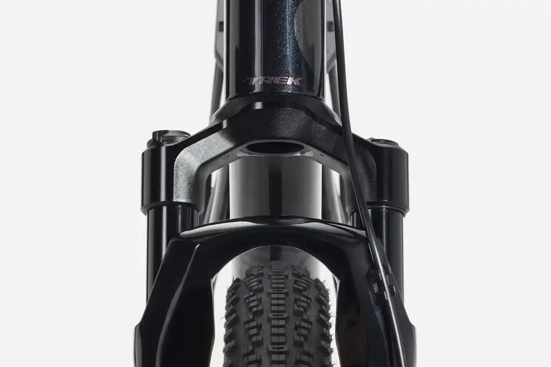 Trek CheckOUT SL 5 2026年モデル サスペンションとフロントタイヤのクリアランス