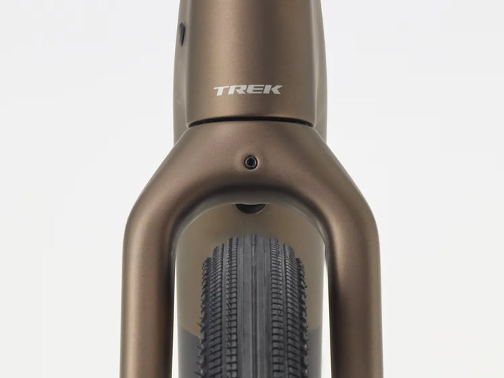 Trek Checkpoint+ SL5（トレック チェックポイント プラス SL5）カラー / Matte Bronze Age/Dark Web 最大50㎜タイヤまでOKなクリアランス
