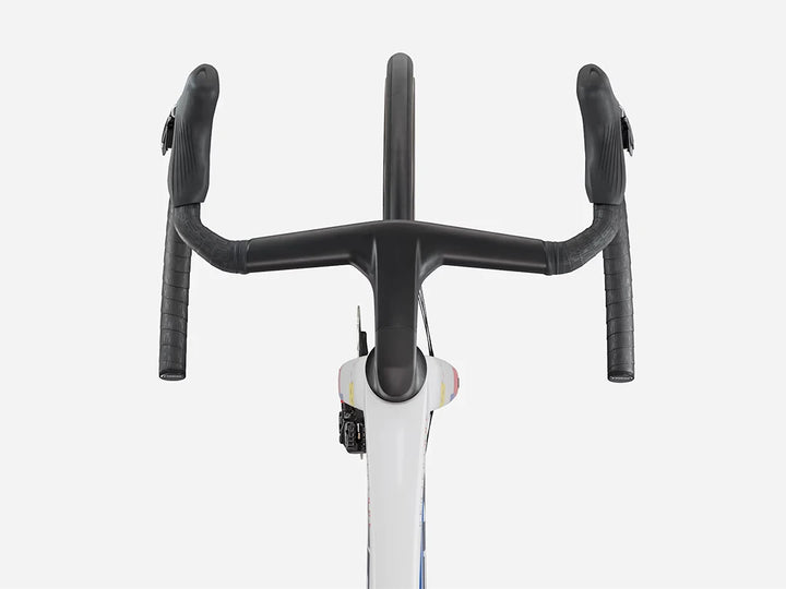 ブランド名：TREK、モデル名：Madone SLR 9 Gen 8、カラー名：lidl-trek Team Replica、年式：2026