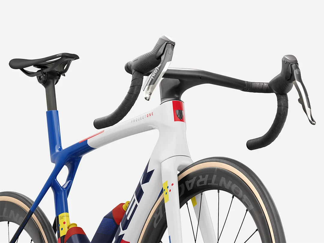 TREK Madone SLR 9 Gen8、Lidl-Trek Team Replica 2026　ヘッドチューブ周り