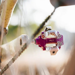 Wolf Tooth（ウルフトゥース）ALT XC Clipless Pedal カラー：Ultraviolet Purple