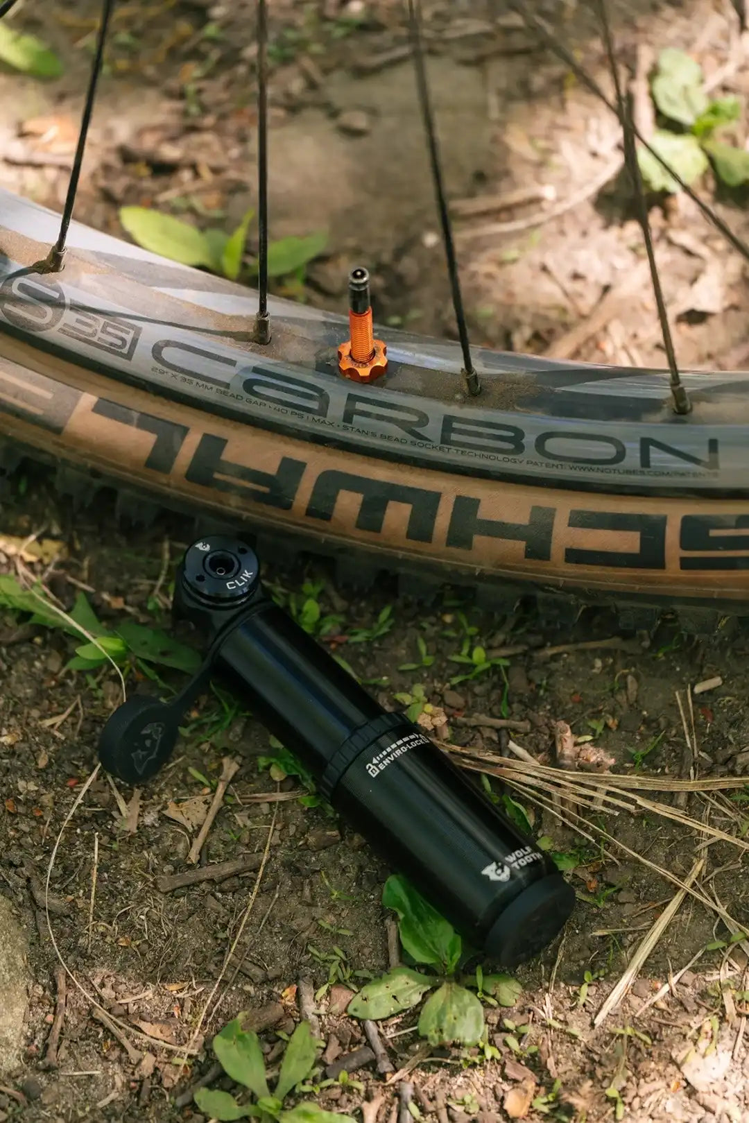Wolf Tooth Tubeless Valve Stem Kit for Clik Valve トレイルにてクリックバルブ専用ポンプでエア調整