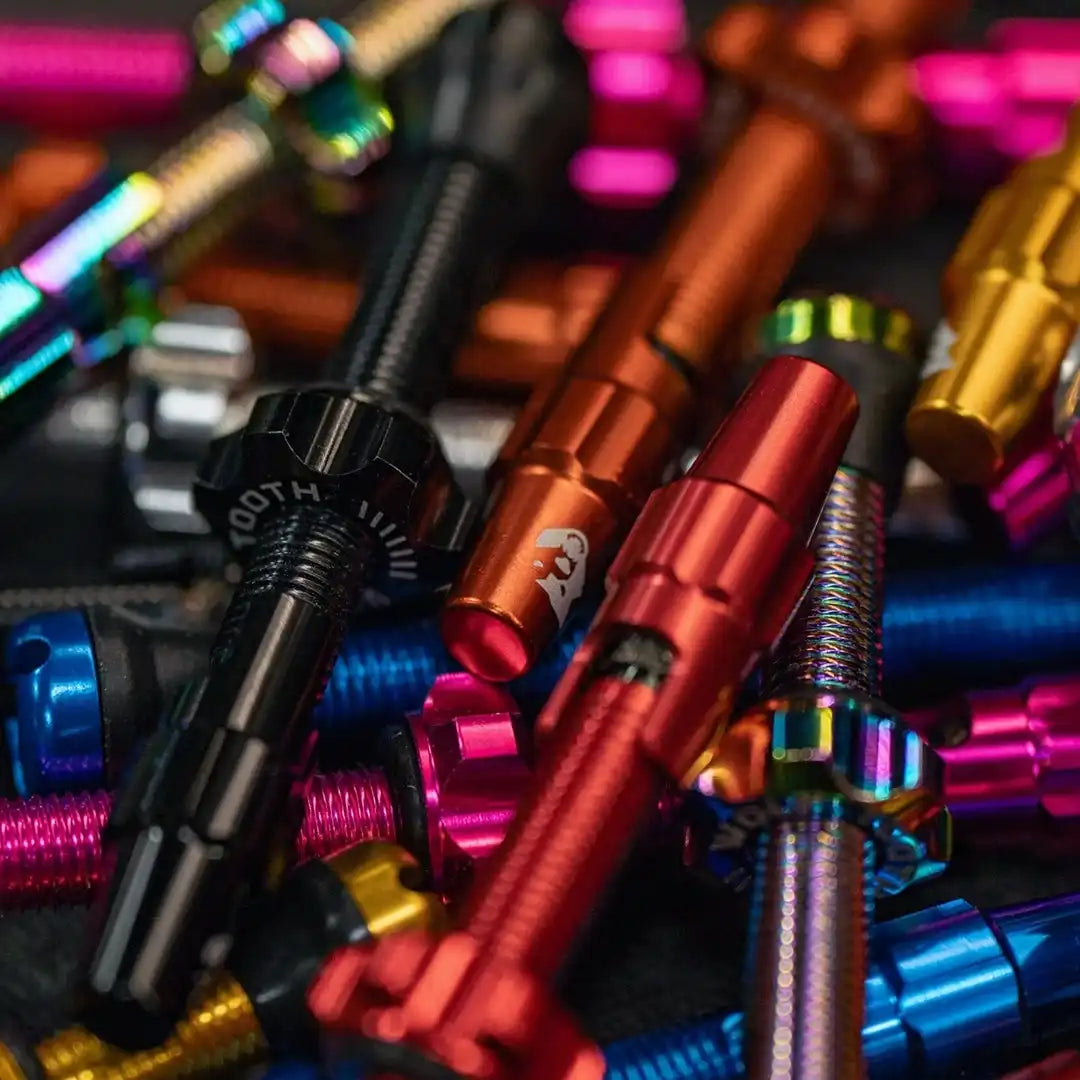 Wolf Tooth Tubeless Valve Stem Kit for Clik Valve カラフルな９色展開