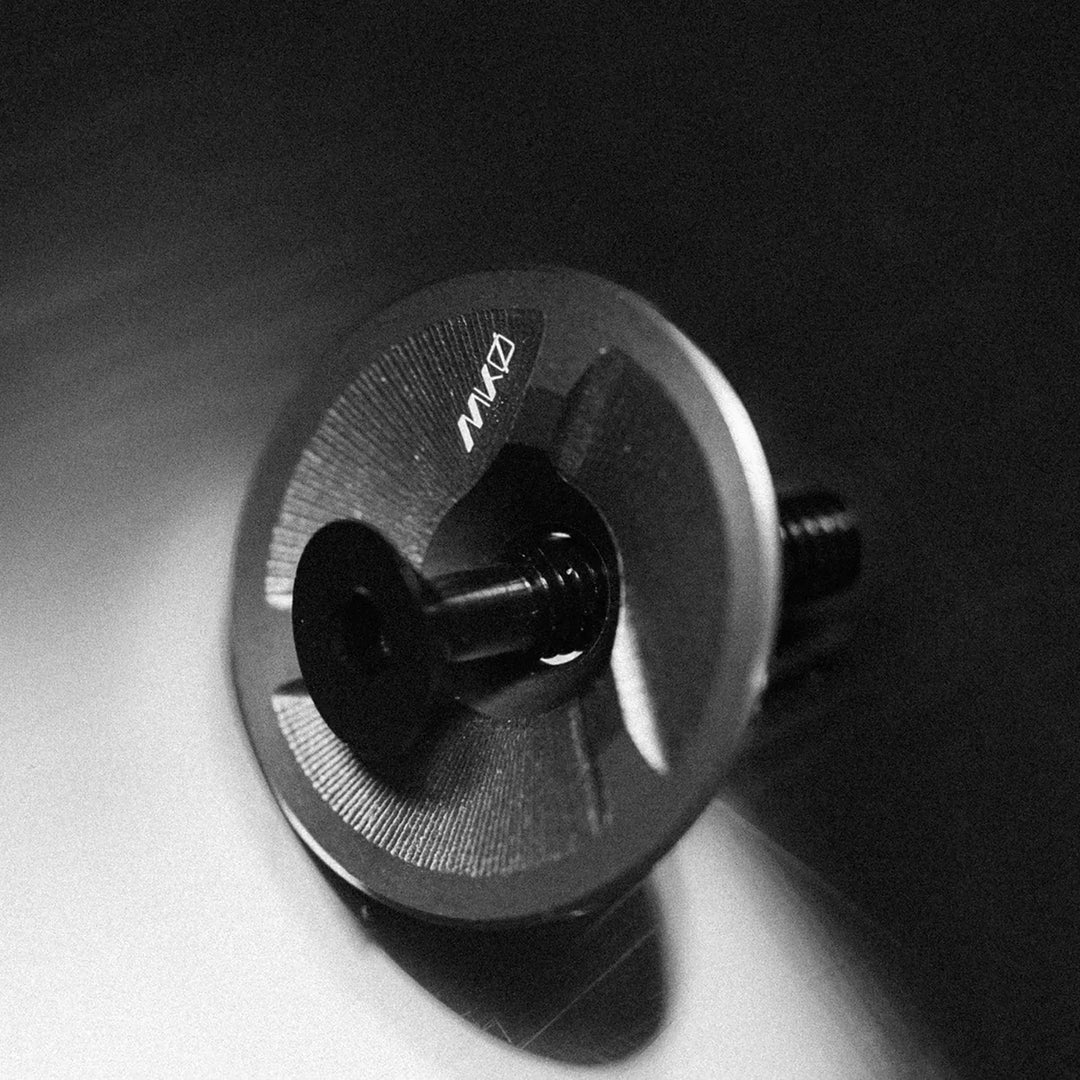 Wolf Tooth MK0 Low Profile Stem Cap Shadow Gray（ウルフトゥース MK0 ロー プロファイル ステム キャップ）
